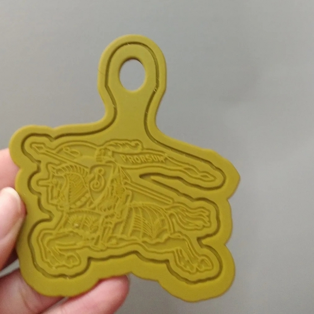 Burberry Tag / Charm